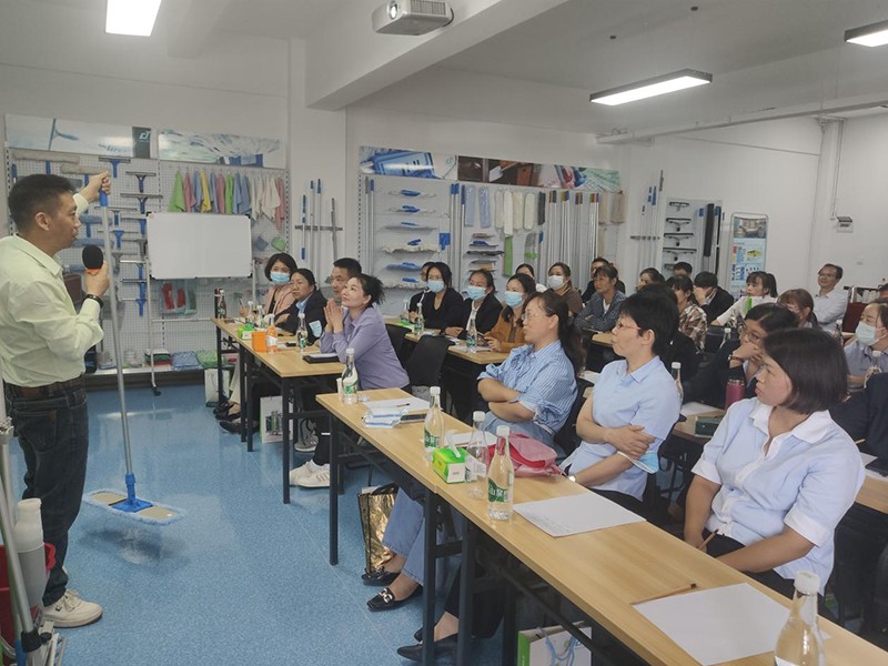 17c.嫩草网在线观看免费高感控商業清潔解（jiě）決方案——昆（kūn）明站花絮