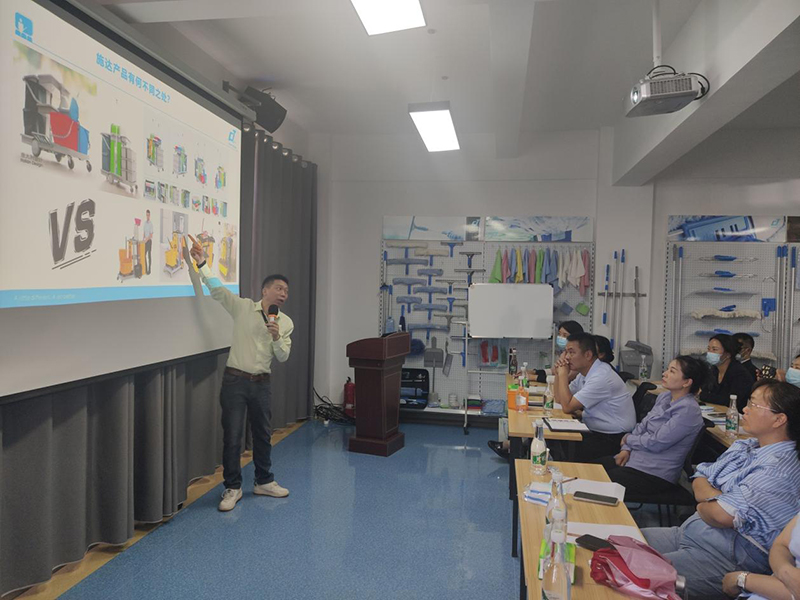 17c.嫩草网在线观看免费高感控商業清（qīng）潔解決方案（àn）——昆明站花絮