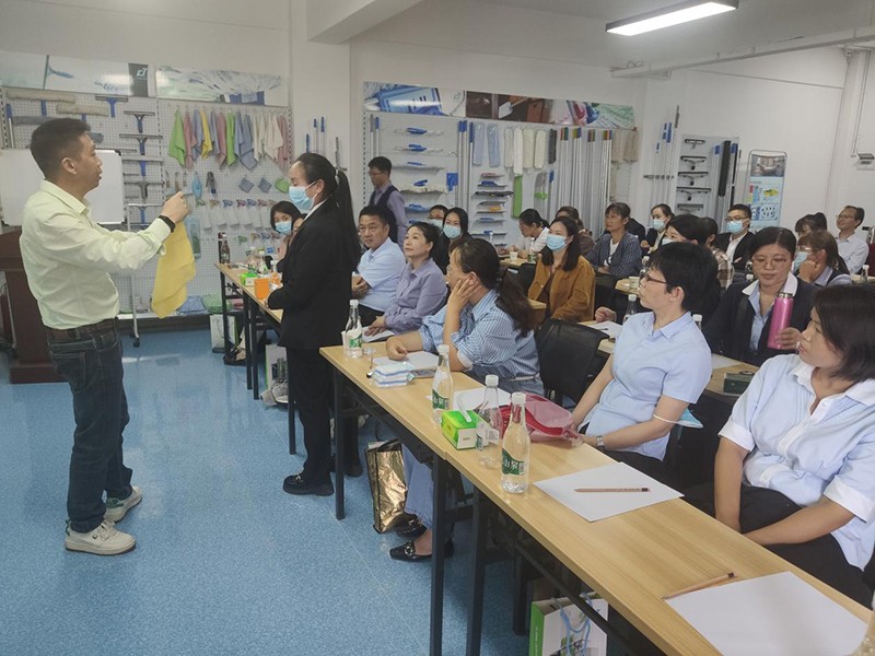 17c.嫩草网在线观看免费高感（gǎn）控商業清潔（jié）解決（jué）方案——昆明站花絮