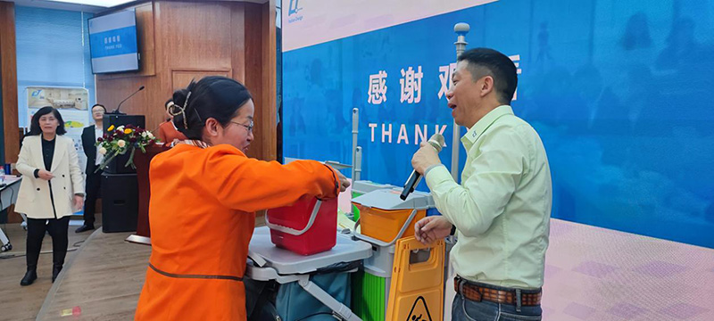 “17c.嫩草网在线观看免费公司向（xiàng）甘肅（sù）省人民醫院分享醫院保潔標準化（huà）的理念及落地案例的實踐經驗