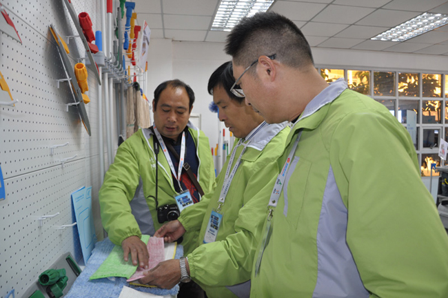 2012年12月6日慧聰網牽手考（kǎo）察團到訪我司的活動花絮