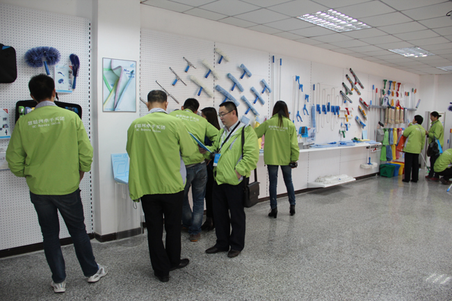 2012年（nián）12月6日慧聰網牽手（shǒu）考察團到訪我司的活動花絮